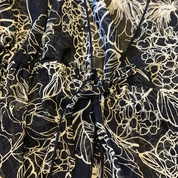 EMORY PARK Blue & White Floral Open Front Tie Cardigan-Style Top - Picture 8 of 16